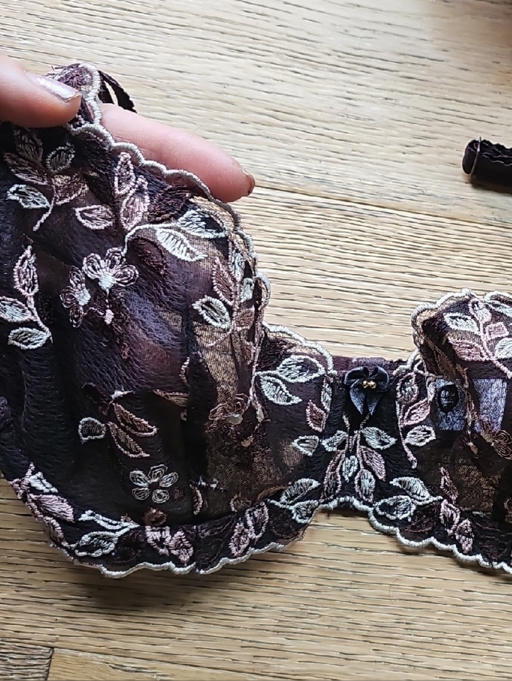 Wacoal Plum Lace Underwire Bra with Blush Embroidery